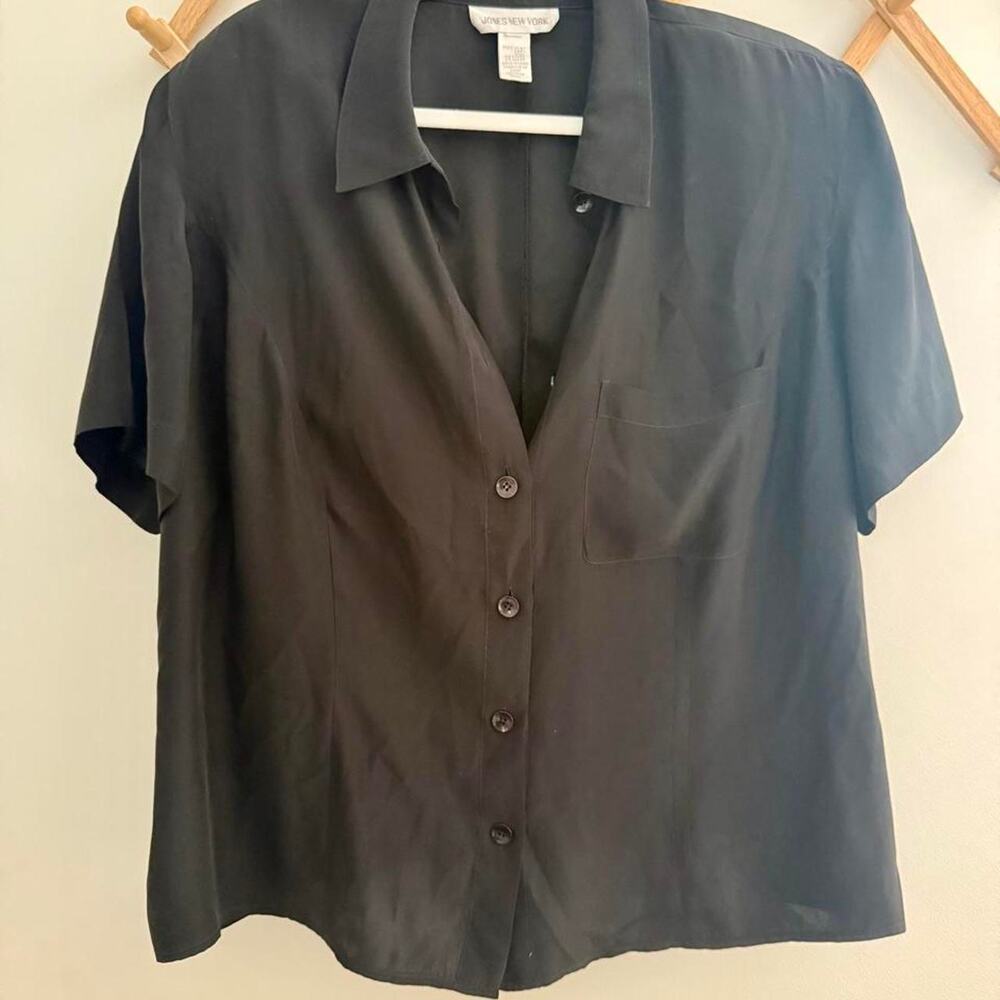 90s vintage 100% Silk jones new york short sleeve button-down blouse
